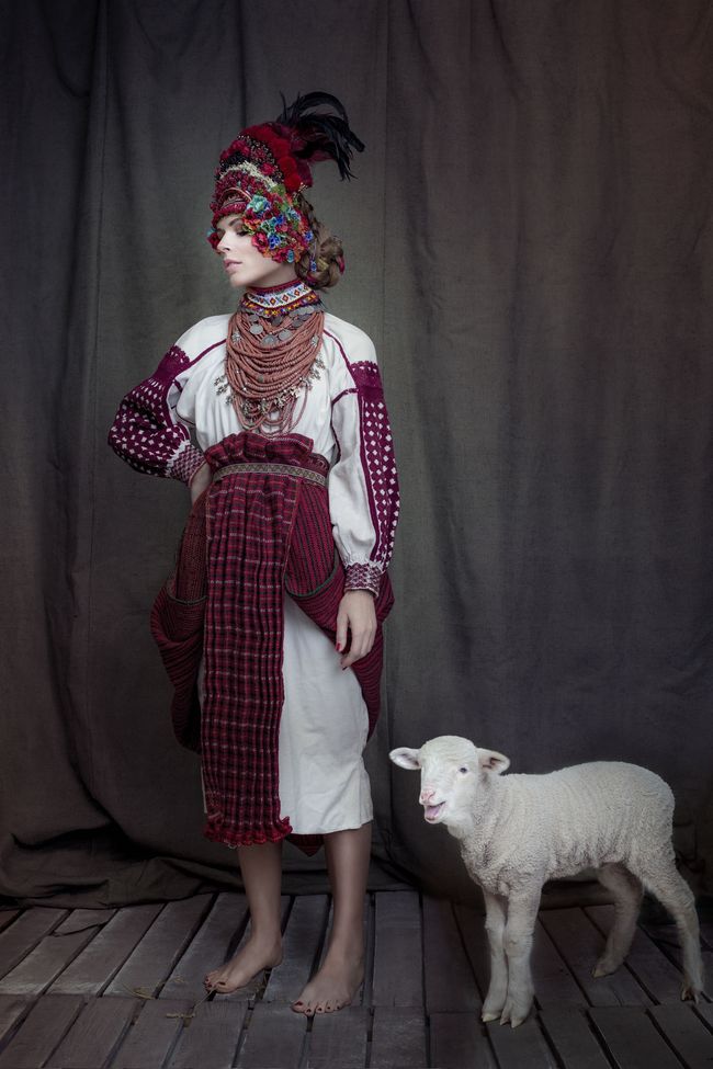 15 звезд в украинских костюмах: Санта Димопулос, Маша Ефросинина, Янина Соколова в проекте Щирі